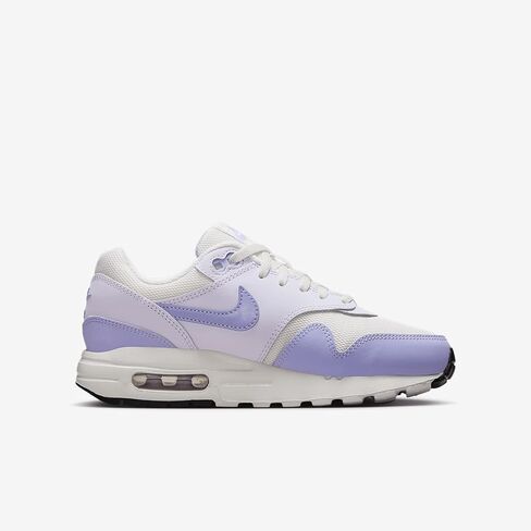 أحذية Nike Air Max 1 Big Kids (DZ3307-011 ، صبغة البلاتين/بالكاد العنب/الأسود/الكوبية) in Saudi Arabia