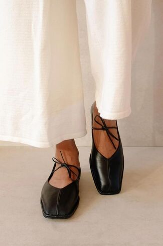 Lace up Ballet Flats Women Square Toe Mary Jane Flats Bow Slip On Leather Comfortable Ballerina Shoes in Kuwait