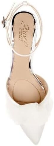 Jewel Badgley Mischka Favor Pointed Toe Kitten Heels in Saudi Arabia