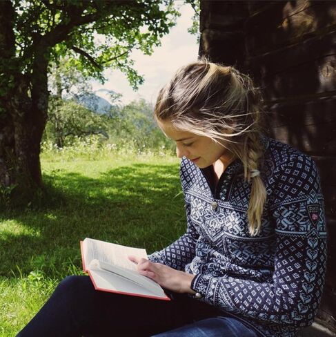 ديل من النرويج سلام السلام سترة أنثوية in Kuwait