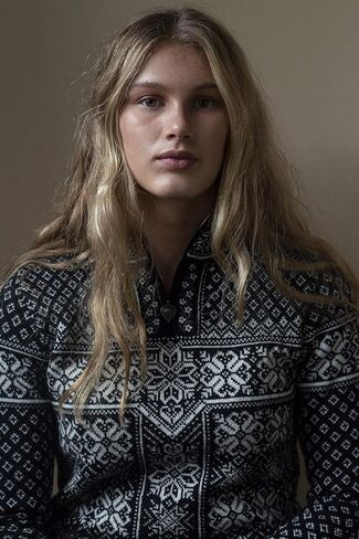 ديل من النرويج سلام السلام سترة أنثوية in Kuwait