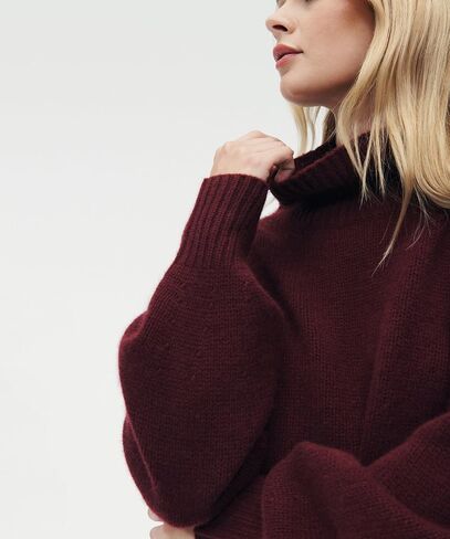 Women's Luxe Cashmere Oversized Turtleneck in Saudi Arabia