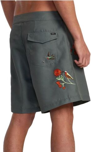 RVCA Men Fix Fixed Heist 16 "Boardshorts in Saudi Arabia