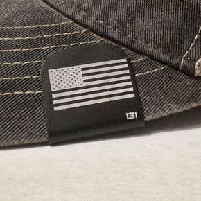 Hat Clip American Flag Black/White in Kuwait