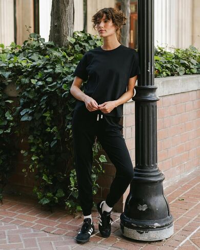 Cozy Earth Women's Studio Jogger Pants – Mid-Rise Lightweight Athletic Joggers with Pockets – Modal Activewear for Women in Kuwait