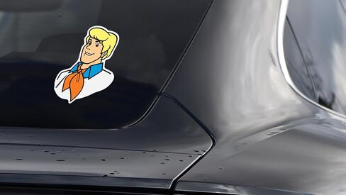 Elektroplate مرخص رسميا Scooby-doo وعلامة الشارات الديناميكية | Premium Auto-Screen All Deather Vinyl Sticker للسيارة ، زجاجة ماء ، كمبيوتر محمول ، مبرد ، مصد ، هاتف | صنع في الولايات المتحدة | مجموعة 2 in Kuwait
