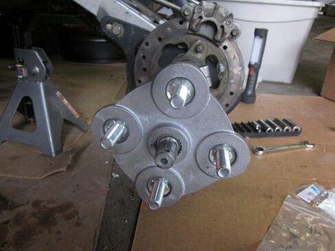 Polaris Magnum Scrambler Sport Trail Blazer Boss Real Wheel Hub 2200341 5131777 in Saudi Arabia
