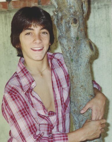 Scott Baio Posed in Portrait Photo Print (8 x 10) in Saudi Arabia