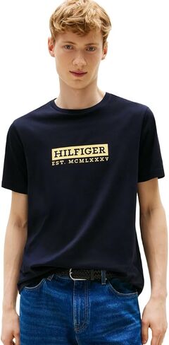 Tommy Hilfiger Men Men Short Sleeve Cotton Thirts مع شعار مطبوع ، متوفر أيضًا في Big & Tall in Kuwait