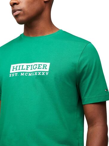 Tommy Hilfiger Men Men Short Sleeve Cotton Thirts مع شعار مطبوع ، متوفر أيضًا في Big & Tall in Kuwait