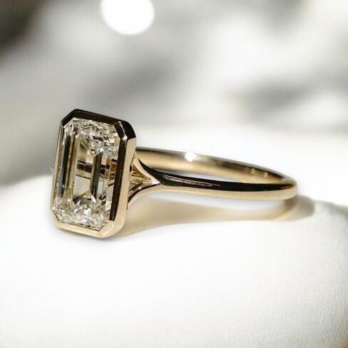3Ct Emerald Cut Ring Moissanite ، مشاركة مجموعة الإطار ، وذات الذكرى السنوية المشعة ، وحيدة هجين ، خاتم زواج متقطعة للمرأة من قبل ZenithCraftss in Saudi Arabia