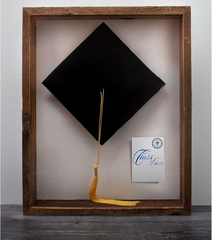 BARNWOODUSA 18"x24" Rustic Collectible Shadow Box Picture Frame Made of Upcycled Wood Shadow Box in Kuwait