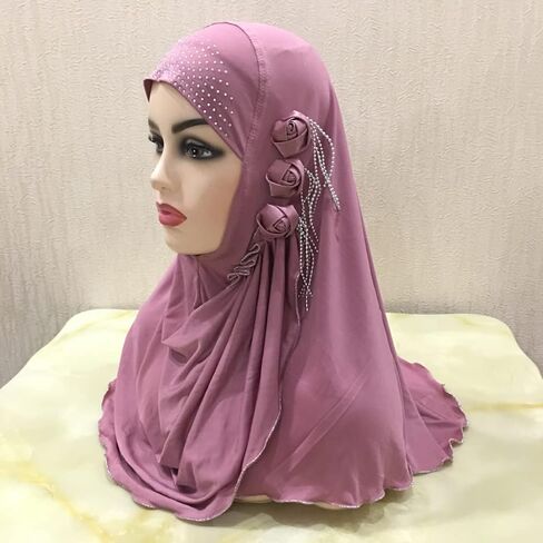 الفتيات المسلمات الحجاب مع سلاسل الزهور تسحب على أميرا وشاح الإسلامية التفاف Turban Caps شال الحجاب in Saudi Arabia