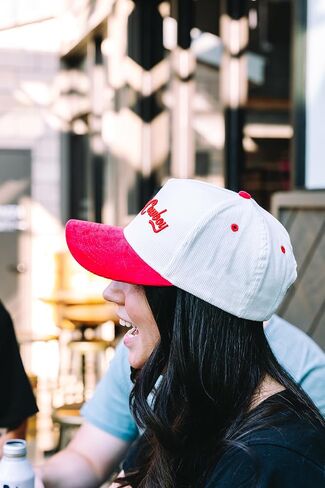 قبعة Snapback Corduroy القابلة للتعديل - Cap Western Vintage للرجال والنساء ، قبعة البيسبول على طراز سائق الشاحنة الخالدة in Kuwait