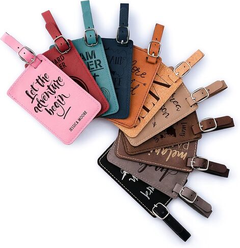 اسم شخصية الأمتعة علامات W حزام | 11 لون - 15 تصميم | هدايا المسافر الجلدية المحفورة للنساء والرجال والأطفال. علامات أمتعة مخصصة مخصصة لشهر العسل - هدايا عيد الميلاد للمسافرين in Kuwait