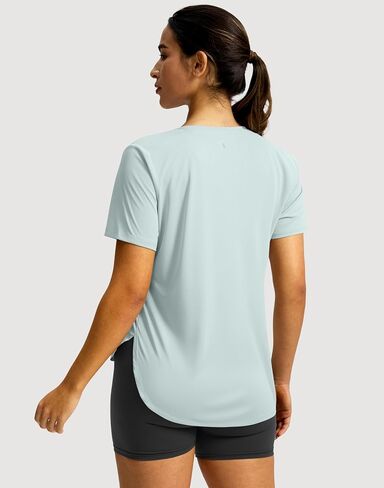 Soothfeel Women's Short Sleeve Stirts Upf 50+ حماية من أشعة الشمس قمم الأنثى الرياضية على قمم الصالة الرياضية التي تدير قمصان اليوغا in Saudi Arabia