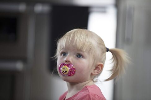 لهايات تومي تيبي ليلاً ونهارًا، تصميم متماثل، لهايات سيليكون خالية من مادة BPA، مقاس 18-36 شهرًا، عدد 3، قد تختلف الألوان والتصميمات in Kuwait