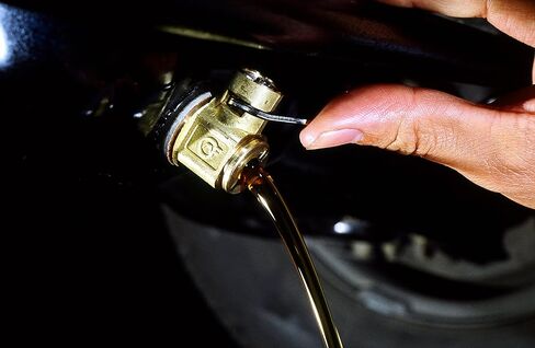 Fumoto F-105 Engine Oil Drain Valve in Saudi Arabia