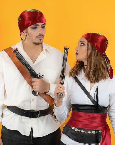 مجموعة ملحقات القراصنة للسيدات - باندانا القراصنة ، حزام وشاح أحمر ، مجوهرات ذهبية ، رقعة العين لأزياء القراصنة in Kuwait