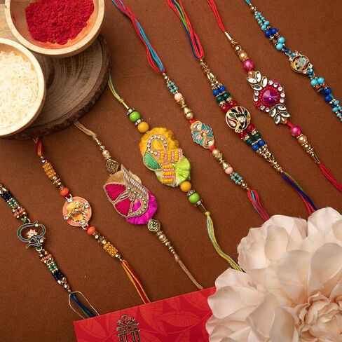مجموعة من 8 Rakhi للأخ Bhabhi و Bhatija Bhai Bhaiya Raksha Bandhan Gift Rakhi Thread Rakhi مع حزمة هدايا بطاقة المعايدة in Kuwait