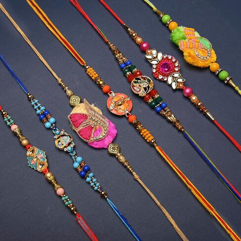 مجموعة من 8 Rakhi للأخ Bhabhi و Bhatija Bhai Bhaiya Raksha Bandhan Gift Rakhi Thread Rakhi مع حزمة هدايا بطاقة المعايدة in Kuwait