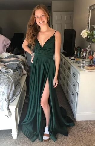 Women's Spaghetti Strap Satin Prom Dresses with Slit Long Ball Gown Sleeveless V-Neck Formal Evening Dresses in Kuwait