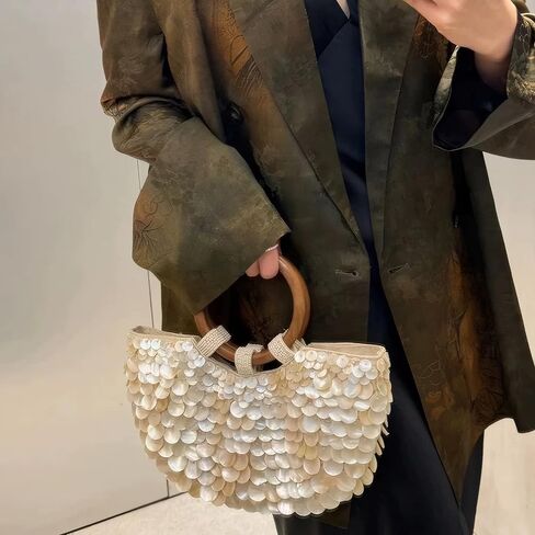 Elegant Beaded Seashell Clutch Bag for Women, Summer Beach Wedding Purse with Detachable Chain, Handmade Pearl Evening Bag, Vacation Accessory in Saudi Arabia