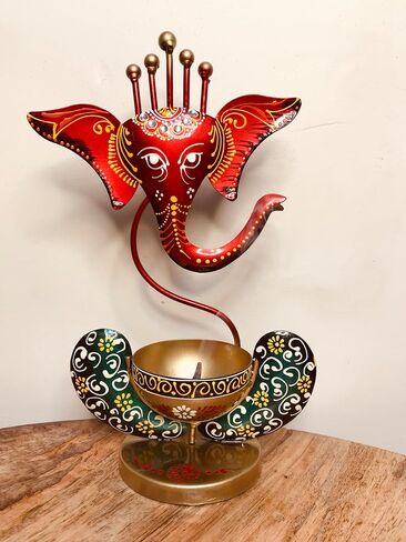 حامل شمعة Tealight المعدنية | حامل شمعة DIYA لديكور المنزل | التصميم الشبكي | ديكور ديني ديني أنيقة لغرفة المعيشة ، غرفة بوجا والمهرجانات | قطعة زخرفية فريدة من نوعها لماندير in Saudi Arabia