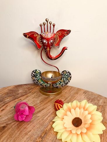 حامل شمعة Tealight المعدنية | حامل شمعة DIYA لديكور المنزل | التصميم الشبكي | ديكور ديني ديني أنيقة لغرفة المعيشة ، غرفة بوجا والمهرجانات | قطعة زخرفية فريدة من نوعها لماندير in Saudi Arabia
