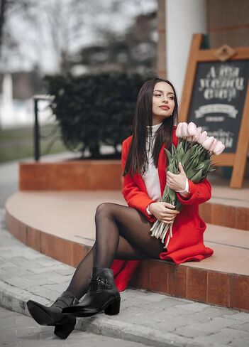 أحذية نسائية للكاحل بكعب متوسط ​​وأحذية متوسطة الساق للنساء بكعب عالٍ على الموضة in Kuwait