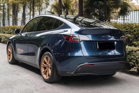 LZlrun Premium Sparkle Parkle Glossy Metallic Car Vinyl Wrap ، Fltra Glossy Officive Film مع تركيب خالي من الفقاعات يأتي مع أدوات التثبيت (Navy Blue ، 1ft × 5ft) in Kuwait