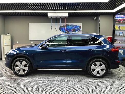 LZlrun Premium Sparkle Parkle Glossy Metallic Car Vinyl Wrap ، Fltra Glossy Officive Film مع تركيب خالي من الفقاعات يأتي مع أدوات التثبيت (Navy Blue ، 1ft × 5ft) in Kuwait