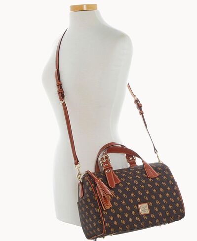 حقيبة يد Dooney & Bourke ، Gretta Kendra Satchel in Saudi Arabia