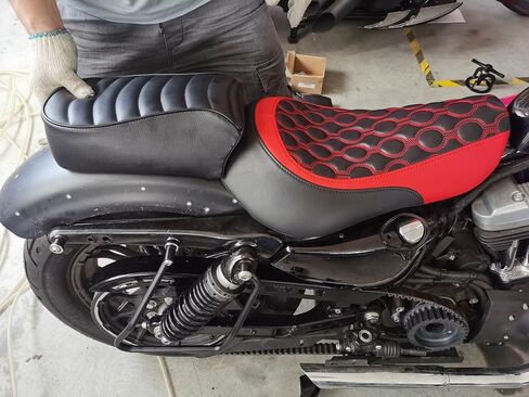 وسادة المقعد أوتاد دراجة نارية Slmoto Pillion Pillion Pillion Pading + Pootpegs Potpegs Mounting Bracket Fit for Harley Sportster Iron XL 883 1200 in Saudi Arabia