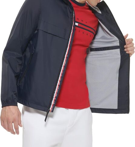 سترة المطر ذات القلنسوة البسيطة للرجال من Tommy Hilfiger in Saudi Arabia
