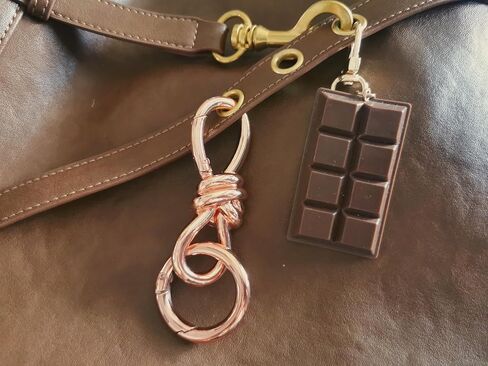 Gold Twist Knot Clasp Bag Charm Keychain D-Ring Keychain Trending Luxury Purse Fashion Accessory Heavy Duty Spring Snap Hook in Saudi Arabia