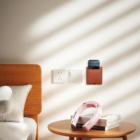 قطعتان من حامل جهاز التحكم عن بعد، حامل الهاتف الخلوي القابل لإعادة الشحن مع فتحة، منظم مثبت على الحائط بدون حفر، حامل جهاز التحكم عن بعد من جلد البولي يوريثان البني للمنزل والمكتب بجانب السرير والقرطاسية in Kuwait