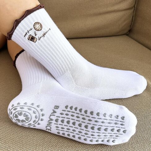 Women's Cute Pilates Socks - Non - Slip Ballet Style, Ideal for Yoga & Fitness in Saudi Arabia