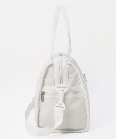 حقيبة LeSportsac Spectator Azure Deluxe متوسطة الحجم لعطلة نهاية الأسبوع، طراز 4318/لون E871، أزرق محيطي ساحر وأبيض ناصع يوحدان الهدوء والصفاء، طراز Spectator بحزام/زخرفة بلونين in Kuwait