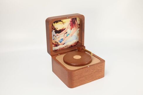 Miss Li Garden Style Style Wooden Music Box Legend of Zelda Song of Storms Rotatable Vinyl Record Player Player For Son Sain Minivary Christmas in Saudi Arabia
