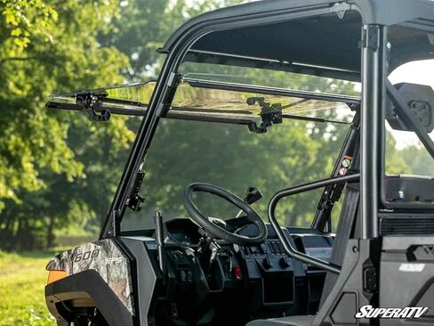 الزجاج الأمامي Superatv Scratch Resistant 3-in-1 من أجل CFMoto Uforce 600 2021-2022 ، المصنوع من 1/4 بوصة من البولي المغلفة الصلبة ، ويأتي مسبقًا ، أو يمكن إغلاقه أو تنفيسه أو مفتوحًا بالكامل ، الولايات المتحدة الأمريكية مصنوعة in Saudi Arabia