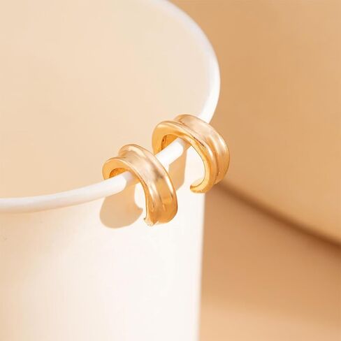 2Pcs Ear Cuffs Non Piercing Earrings for Women Dainty Gold Metal Huggige Hoops Cuff Cartilage Earring Trendy Fake No Pierced Statement Jewelry in Saudi Arabia