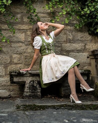 JASAMBAC Women's German Dirndl Dress Costumes 3 Pieces for Oktoberfest Carnival in Kuwait