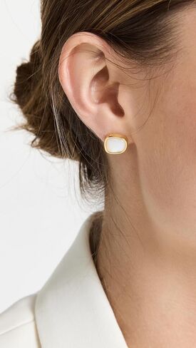 Women's Bay Studs in Mother-of-Pearl in Saudi Arabia