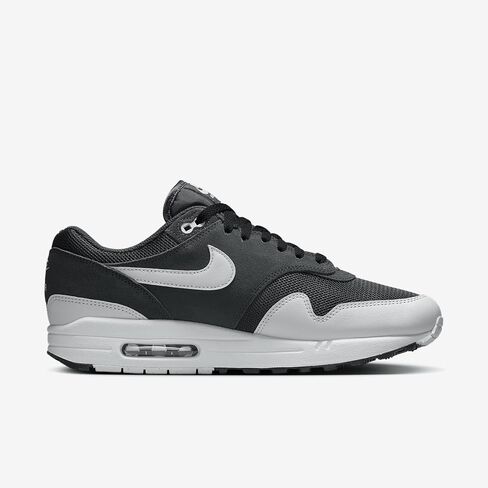 Nike Men's Sneaker in Saudi Arabia