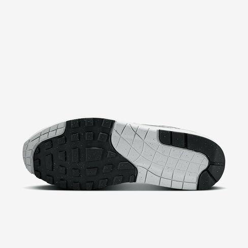Nike Men's Sneaker in Saudi Arabia