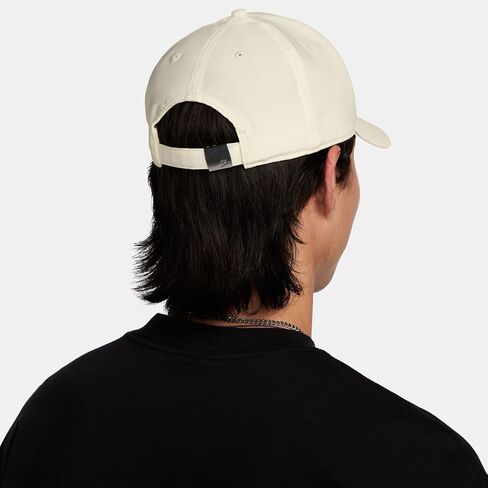 Nike Dri-Fit Club Club Structured Metal Cap in Kuwait