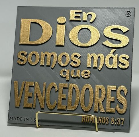 Placa: En Dios Somos Mas que Venedores ، لوحات جدار زخرفية ، مصنوعة يدويًا في الولايات المتحدة الأمريكية ، اللوحات المسيحية ، لويحات الصداقة ، هدايا أو لويحات الذكريات in Saudi Arabia