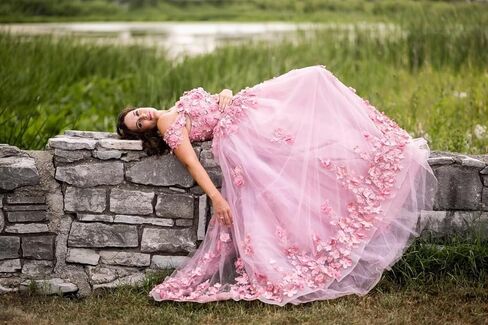 Sweetheart Tulle Quinceanera Dresses for Women Off The Shoulder Ball Gown with Train Lace Beaed Sweet 15 16 Dress in Saudi Arabia