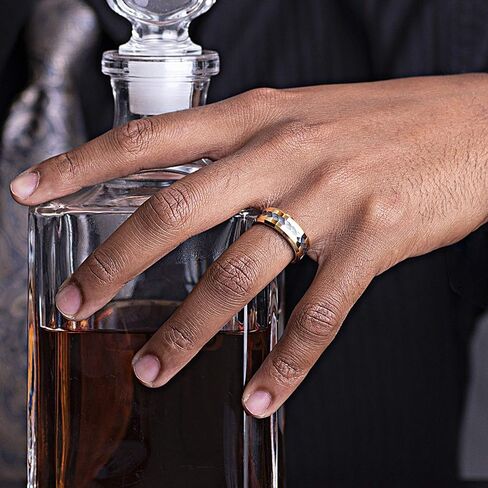 100s المجوهرات المحفورة مخصصة خواتم تنغستن الذهب للرجال لرجال الزفاف. in Saudi Arabia